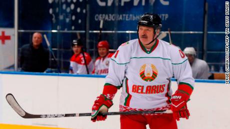 & # 39; It is better to die standing than live on your knees, & # 39; says Belarusian President Alexander Lukashenko in an ice hockey match