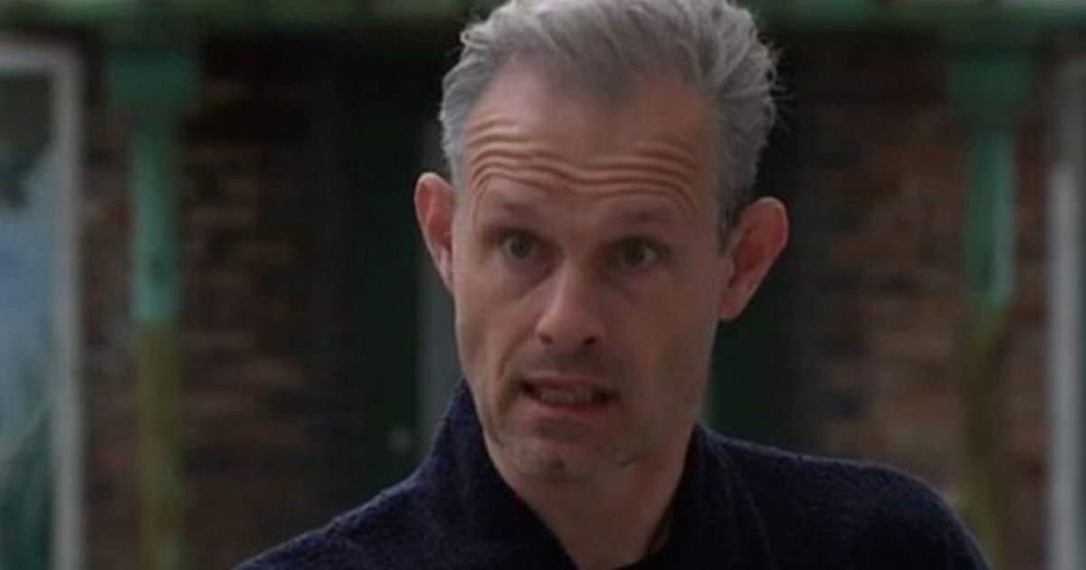 Corrie star Nick Tilsley's hair colour changes in same episode as lockdown affects filming