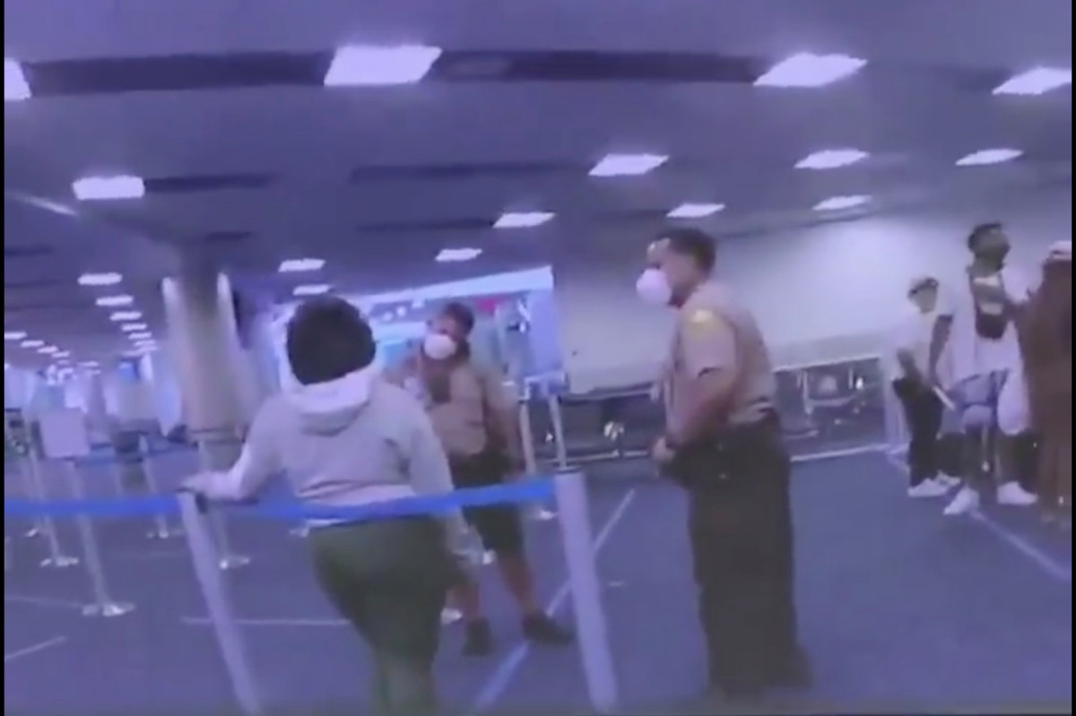 Police slugs video shows against women across Miami International Airport