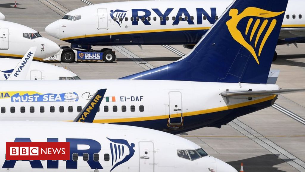 Ryanair to close base after pilots reject pay cut