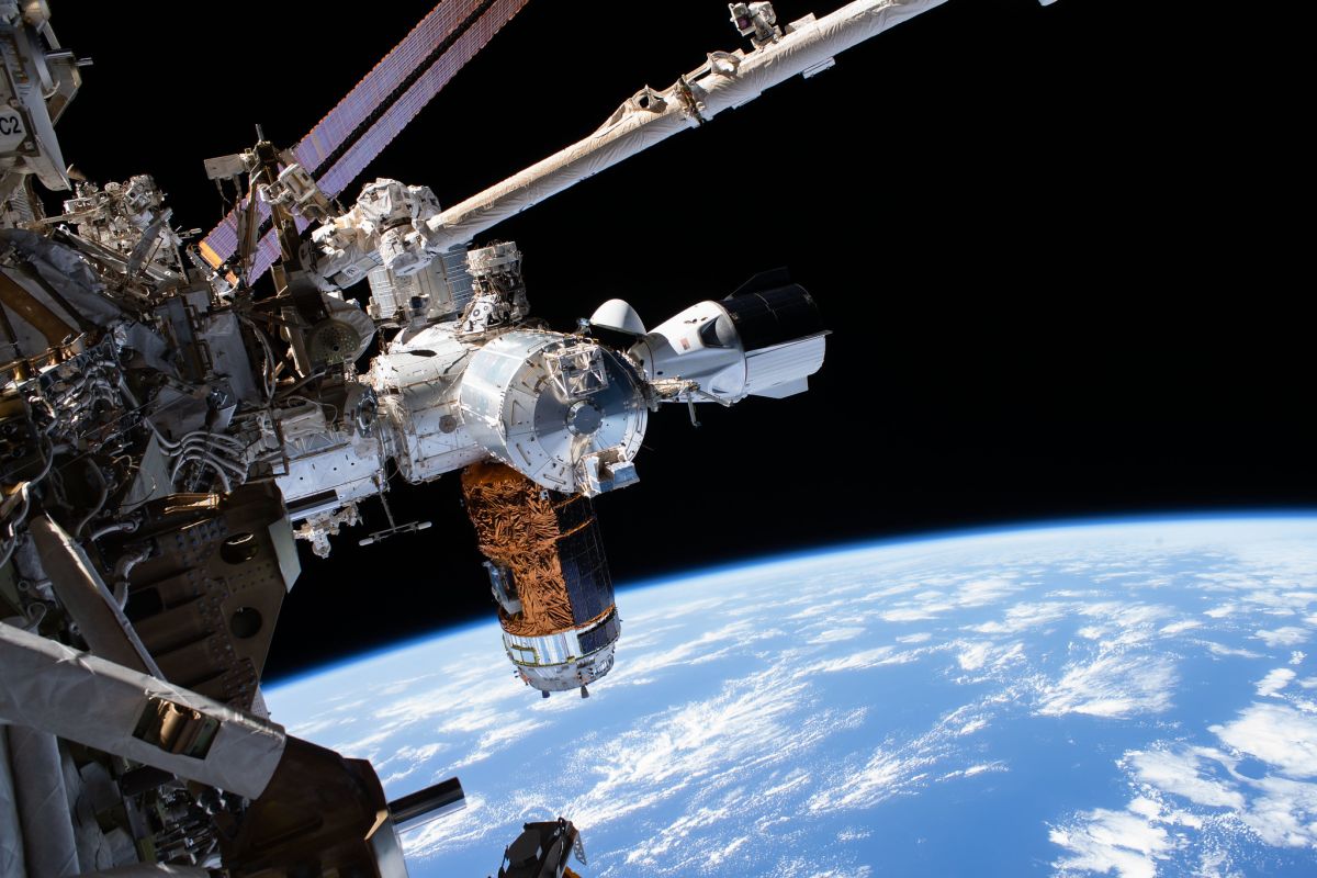 SpaceX, NASA watch weather for historic astronaut splashdown on Sunday