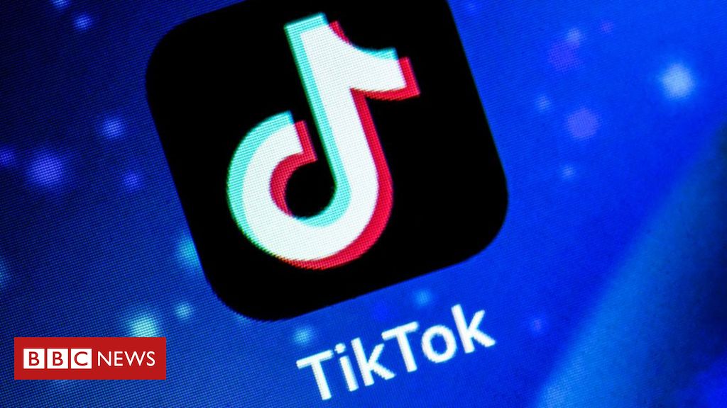 TikTok: Amazon says email asking staff to remove app 'sent in error'
